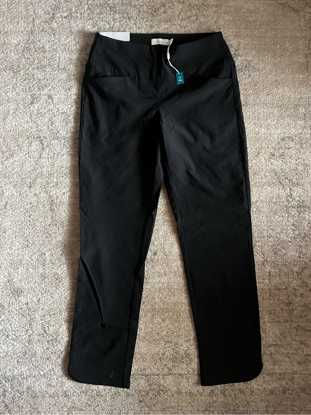 Lady Hagen black tummy control ankle pants
Golf pants Medium